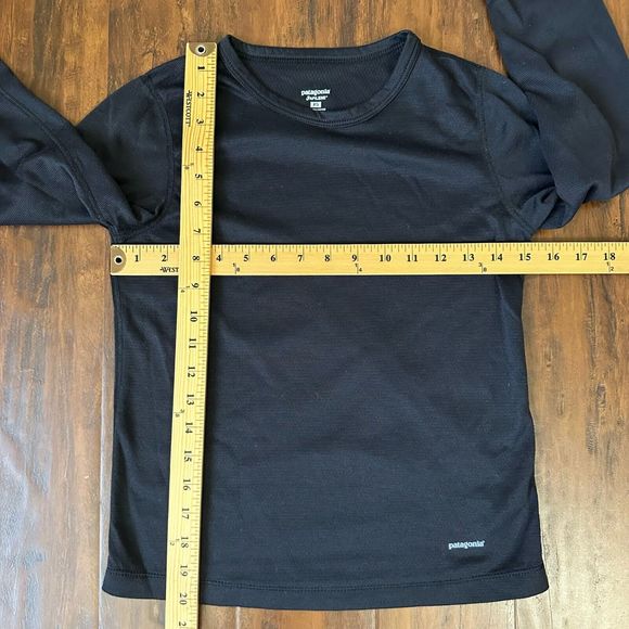 PATAGONIA Capilene Long Sleeve Baselayer T-Shirt Crew Neck in Black - Picture 9 of 9